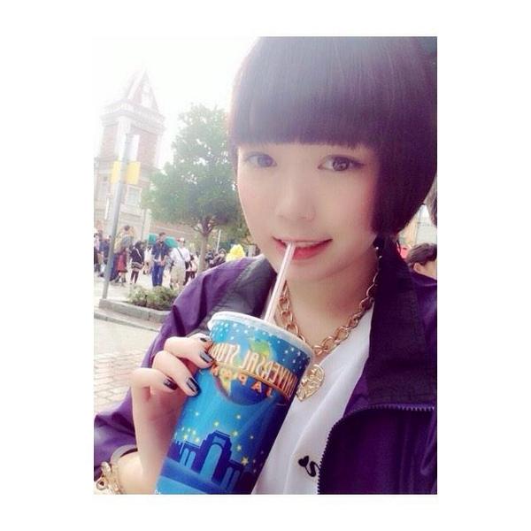 uyuchan_bot's tweet photo. uyuちゃんbot作りました😘💖
uyuちゃんの画像やいいところをこれから毎日ツイートしていくつもりです。 http://t.co/PAXFK2ARYJ