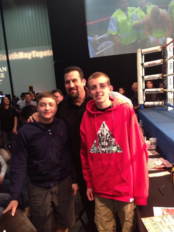 kevinblazona_'s tweet photo. #wbw My boys hanging with Big John ringside #UnifiedLife http://t.co/UAp2jrUIpE