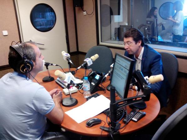 ORMurcia's tweet photo. El consejero @JCR_juancarlos en los estudios de @ORMurcia en directo http://t.co/84IjSrEODs