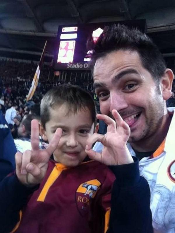 CasualMind_'s tweet photo. R.I.P. for the #ASRoma fan &amp; his son who lost their lives yesterday after the fame in an accident #ASR #Roma #respect http://t.co/TzhhWb4l4Z