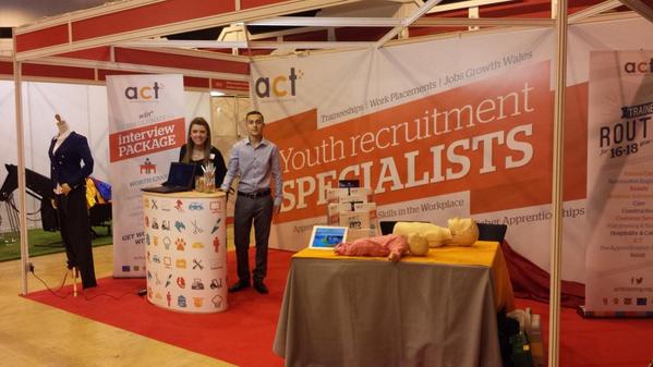 Win an ultimate interview package worth £200 today @SkillsCymru #stand505 #youthrecruitment