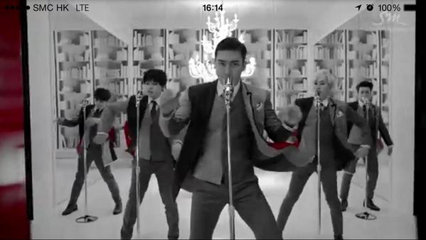 ariestamaterasu's tweet photo. [CAP] #SUPERJUNIOR #ThisIsLove MV - SIWON *(SiwonLover | @SiwonHeart407)* http://t.co/NIjLKfCFGz http://t.co/KzFREyGjNn