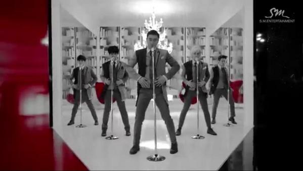 ariestamaterasu's tweet photo. [CAP] #SUPERJUNIOR #ThisIsLove MV - SIWON *(SiwonLover | @SiwonHeart407)* http://t.co/NIjLKfCFGz http://t.co/KzFREyGjNn