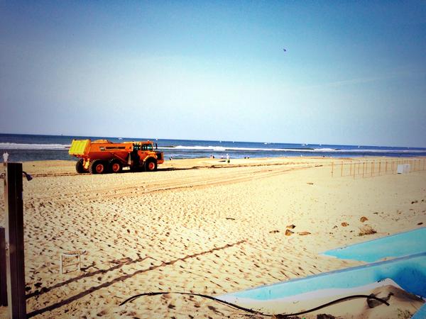 <a href="/MejorPlaya/">Matalascañas</a> @magramagob <a href="/AytoAlmonte/">Ayuntamiento Almonte</a> Aporte de arena en #Matalascañas