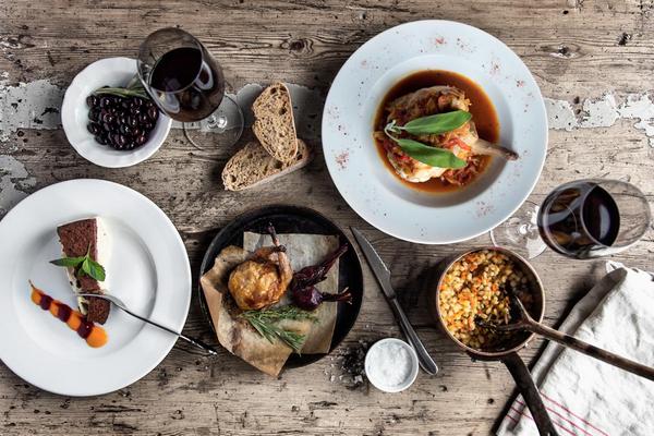 NightShiftCph's tweet photo. Foodtography session at Le Petit Gourmet @jamieoliver @GordonRamsay #french #food #frenchcuisine #cph #yummy http://t.co/ekDL1t7IUP