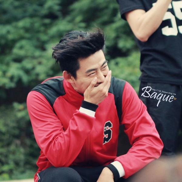 2PM88TY's tweet photo. @HZT68RP　
　
可愛いなあ パンダくん  ㅎㅎ
ハートを貰ったヒョンは
嬉しくて嬉しくて今此んな感じだよ
　
: http://t.co/gVwOxthigi