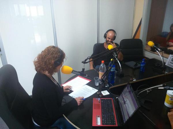 CLAPSOteatro's tweet photo. 'Sin Sombra de Grey'. Marian Álvarez entrevistó este martes en El Espejo Canario a Yanely H. Lili Q. y Mingo R. http://t.co/bOqRVT3EpI
