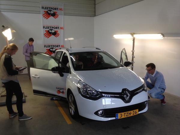 FLEETPORT_NL's tweet photo. Training Fleetdrivers voor een digitale inname op locatie is in volle gang! #poolbeheer http://t.co/oD0pSc1Vak