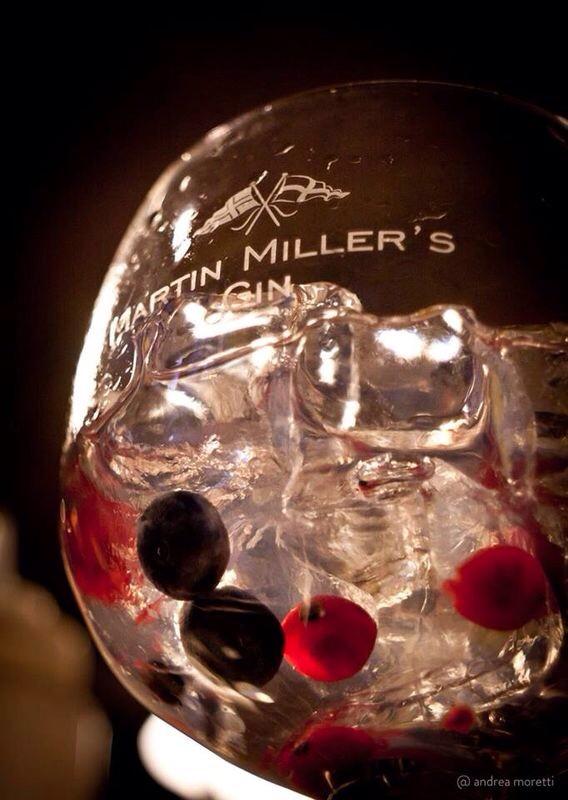 MMGItalia's tweet photo. Cocktail first. Question later http://t.co/c6DEFllBYW