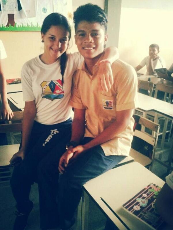 andrineangulo's tweet photo. Amigo#RelaxxEnClaseConEl<3<3 http://t.co/SaspPuHnSX