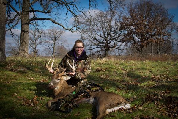 mholcomb28's tweet photo. “@Jenkie13: @mholcomb28 I didn't miss. 😂 #11pointer #onuchapel #bowhunter http://t.co/QfMPSQz9Y2”. I have been called out. Nice shot Ellie!