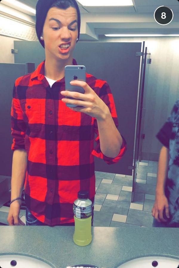 yumorscum's tweet image. Taylor caniff 

Rt = yum

Fav = scum