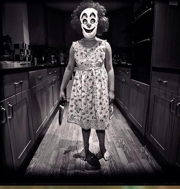 clown_alt's tweet photo. @slojaym ma mere elle vient te défonce http://t.co/gfNMGWr8eL
