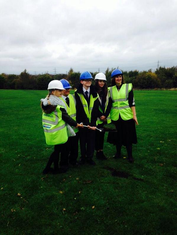 NewPortyHigh's tweet photo. Shovel on! #newportyhigh #getitbuilt http://t.co/bNkm1fwaip
