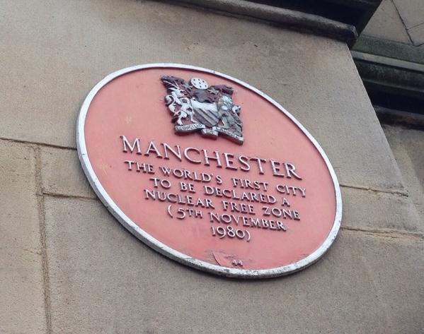 benedict_kingh's tweet photo. On Manchester Town Hall, a souvenir of local autonomy 1980s style http://t.co/2yVaRuvMNP