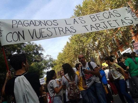 elpadrecorajede's tweet photo. Grande el cartel de la  #huelgaestudiantil http://t.co/esgLveWIuv