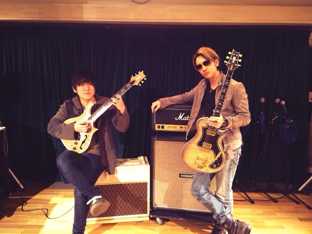 Radwimps Image Radwimps 桑原彰 ギタリスト Takumi 鮫島巧 さん とのショット 桑原さんは新たに Prs Paul Reed Smith のギターを購入されたようです T Co 1cmhtcbzka Http T Co Hjx7vi80xs Radwimps Image Radwimps 桑原彰 ギタリスト Takumi 鮫島巧 さん とのショット 桑原さんは新たに Prs Paul Reed Smith のギターを購入されたようです T Co 1cmhtcbzka Http T Co Hjx7vi80xs