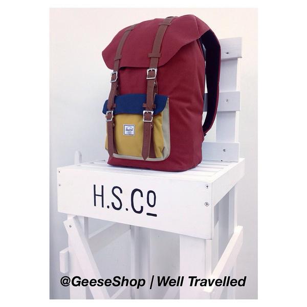 GeeseShop's tweet image. Little America - Rust/Copper/Navy/Khaki features a 15" laptop sleeve and internal organiser #herschel #explore