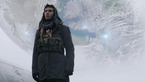 RealEmisKilla's tweet photo. Alle 15:00 fuori il video di mercurio. http://t.co/qsyuAFuCQ3