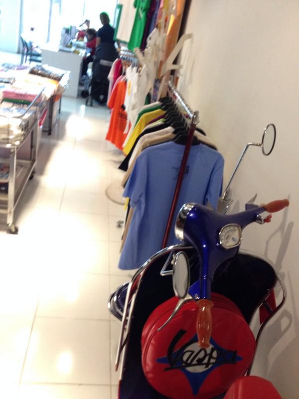 dny_vw's tweet photo. Banyak kaos palu warna warni.. Mari mampir http://t.co/O0Oc1ip6bX http://t.co/ut6YkX1U2B