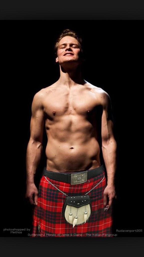 Londoner38's tweet photo. @Sheugs @SamHeughan Not his legs , but close enough , some #Torsoporn , that works for me 😉😉 http://t.co/cO9LdZGTsI