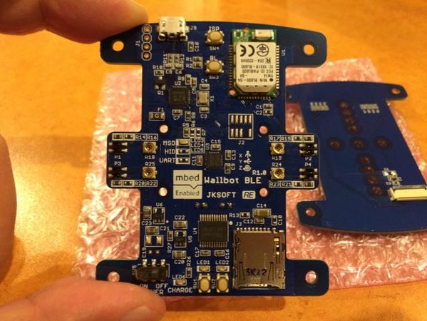 jksoft913's tweet photo. うおーるぼっとBLEの製品版試作基板が出来た! #mbed #wallbot http://t.co/iPqH5bipPx