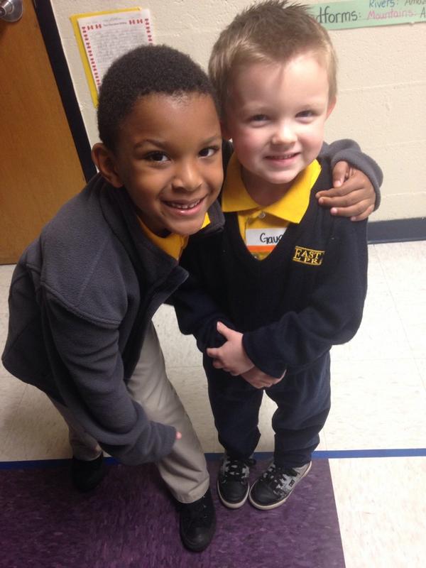 HooberryMs's tweet photo. Getting ready for the bus!! Yayyy pumpkin patch :) @EEPkinderTX http://t.co/IMpIbIX6A1