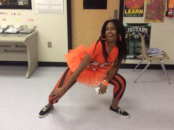 CHFHSnews's tweet photo. via @jasmineeroyster: Senior Jaya Paci showing her class spirit #2015💥 http://t.co/QW4VNU0Nq1