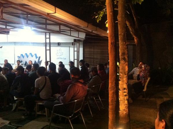 BCCF_bdg's tweet photo. NOW @ecoethno presentasi event Ulin.bdg ke-2 dan Ulinpiade ke-1 utk #Helarfest 2015 di #Rabuan http://t.co/A1xtW5OTdg