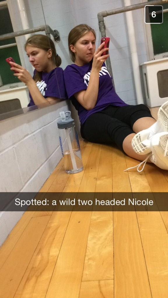 Linzz_Tanzz's tweet photo. #wcw the wild two headed Nicole 😂 @BilelL0L #Lilol http://t.co/U2T2c6Xekq