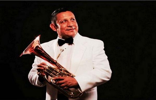 R_monitorLATINO's tweet photo. Encuentran el cuerpo sin vida de Aldo Sarabia, integrante de Banda El Recodo. @ElRecodoOficial http://t.co/dk38yicFHk http://t.co/zbDQ5JSmUp