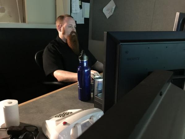 nicksmithnews's tweet photo. Chyron/TelePrompter Operator #JasonFischer keeps us reading at a comfortable pace. #TheBeard #ABC7News #KGO-TV http://t.co/ooyiEo8qpF