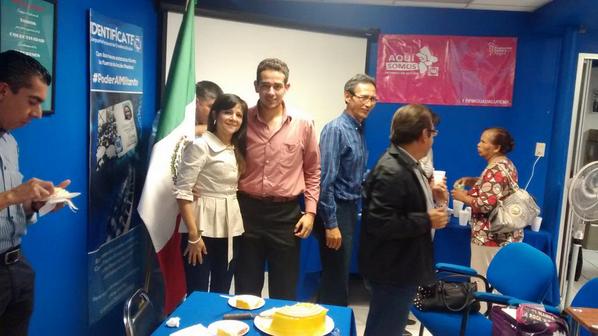 _AJGpe's tweet photo. Anoche integrantes del comité y el Secretario Juvenil Arnulfo Mtz festejando a nuestra compañera Dalia Sandoval http://t.co/T90q0imIkw