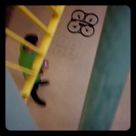 astridpoot's tweet image. Woe een drone onder de trap! #techyourfuture