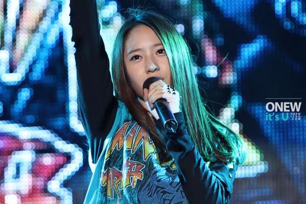 thinkeur's tweet photo. 샤이니가 안 와서 우리 애들 짤 많이 퍼졌었는데 http://t.co/oplbzTXGxh