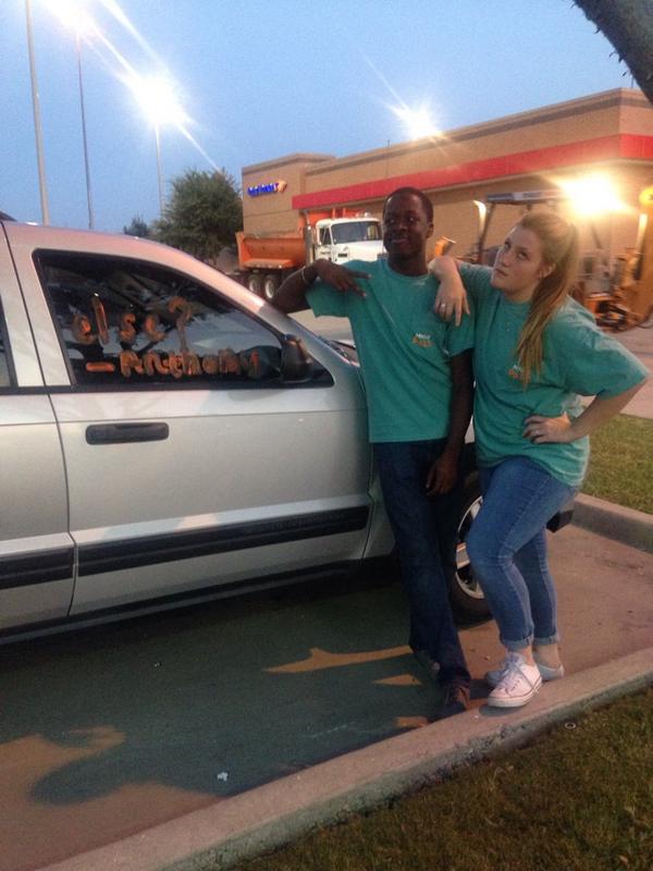 GroganWayne's tweet photo. Vote me and Anne for Hoco King and Queen 👑👍 http://t.co/WyOKTVzbMw