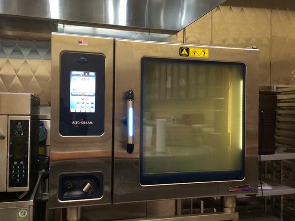 Smoking some wings in the combi today!! <a href="/AltoShaam/">Alto-Shaam</a> @brgrnellingson