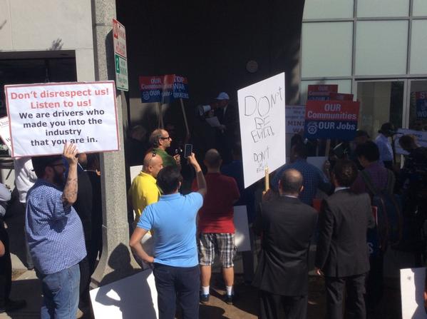 UberComic's tweet image. More from the @Uber_LA protest. Be sure to #TipYourDriver  

#UberProtest #uber