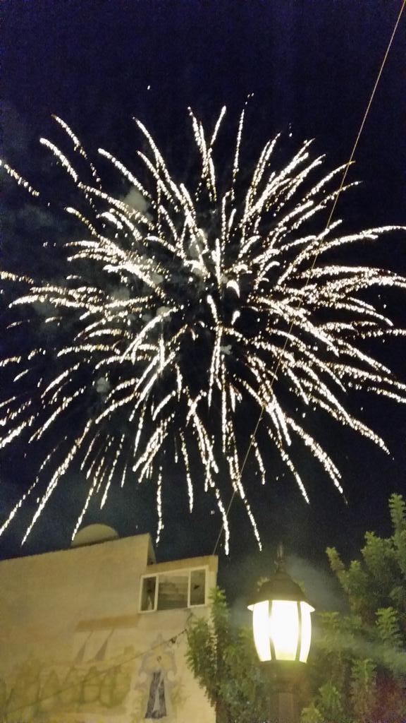 AmayaFF's tweet photo. De cenita con mi cariiii💕🎆 http://t.co/tXXCKn3vIl