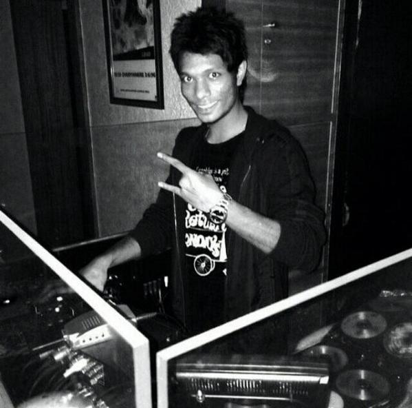 Djpsyche18's tweet photo. Playing @ D Jimis Rock n Roll Metal HardRock http://t.co/zU9EBjt9pm