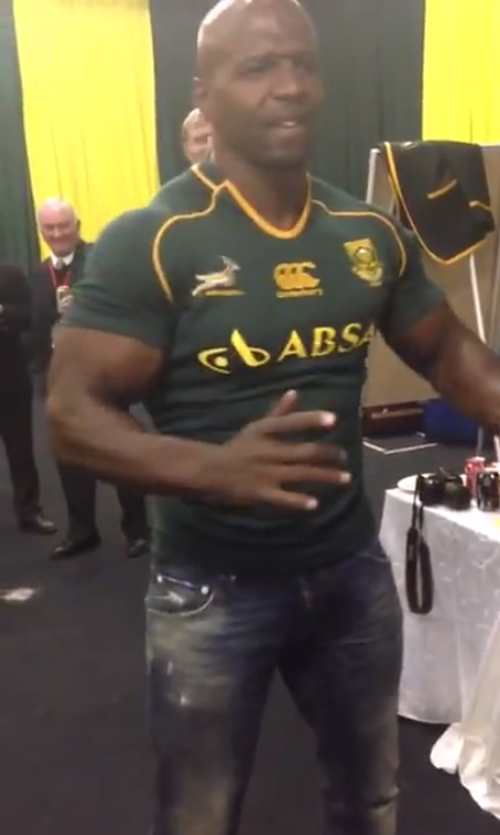 Who better to teach <a href="/bokrugby/">Greenandgold</a> the Robot #dance than <a href="/terrycrews/">Terry Crews</a>? Watch now! on.fb.me/1yYzdae #TeachUsTerry
