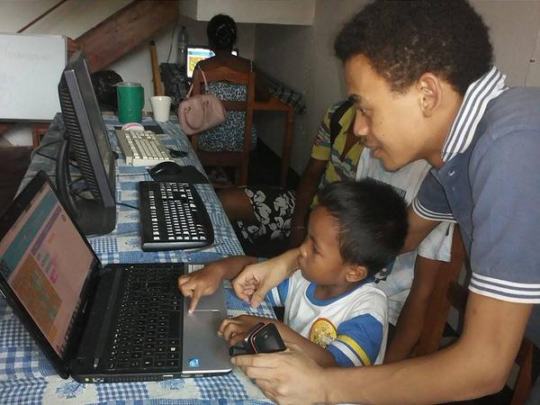 CoderDojo_501's tweet photo. 2nd session was very fun,,Thanks 2 all friend who lend me their computer for the use of @CoderDojo #coderpics http://t.co/S1lAw0u8e5