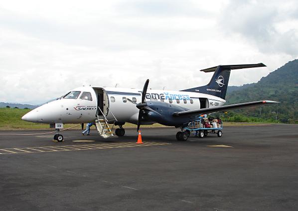 n_larenas's tweet photo. Recordando el #Embraer120 HC-CEM de #Saereo operando para #TameXpress el 19/09/2007 #AeropuertoMacas @AviacionEcuador http://t.co/2QPMqDgo8B