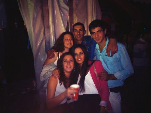 Isa__Navas's tweet photo. Aún sigo encontrándome con fotos de la feria de Jaén @MarieZapata_91 @NavasGamez @ktm_navas http://t.co/c9gUpCHagZ