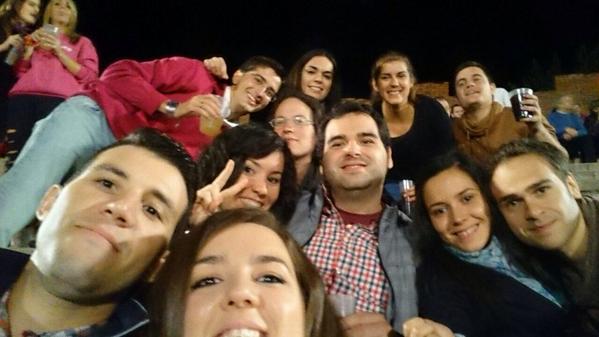 Maribo_3's tweet photo. Sin olvidarns dlo mjor d alli @Nuriarit @JaviPerhez @perclax @ManuArenas69 @marisa1990 @AlbaRincn #juanjo #rhut #pere http://t.co/xDjGHFGTuV