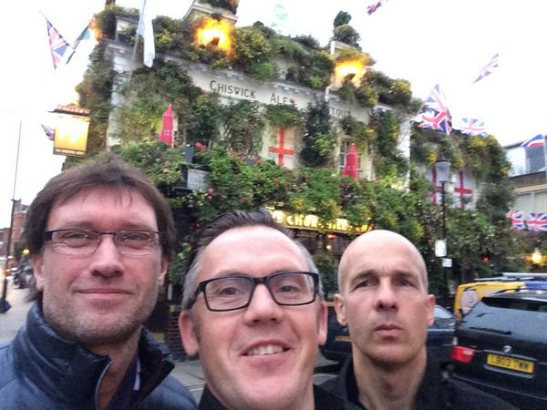 Tre nöjda a-ledare som under eftermiddagen fått höra vilka duktiga lärare vi har på Ruden. #rudenilondon2014