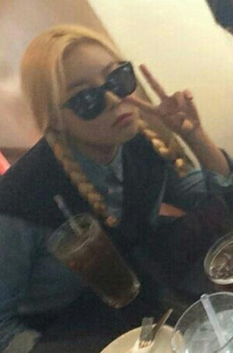 WGsupporters's tweet photo. [유빈/인스타그램] #YUBSTAGRAM88

#오늘아니그램 #또삐삐그램 #브이다그램 #커피마시그램 #밥먹을땐선글라스
http://t.co/HsI2AsV7fx http://t.co/ioO0z9gJTn
