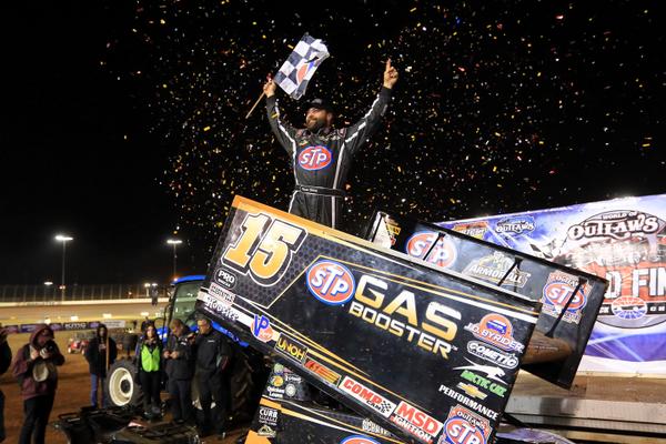 TheDirtTrack's tweet photo. 15 days until @WorldofOutlaws @World_Finals! Retweet to show your excitement. #alldirtroads http://t.co/O3QkninT7x