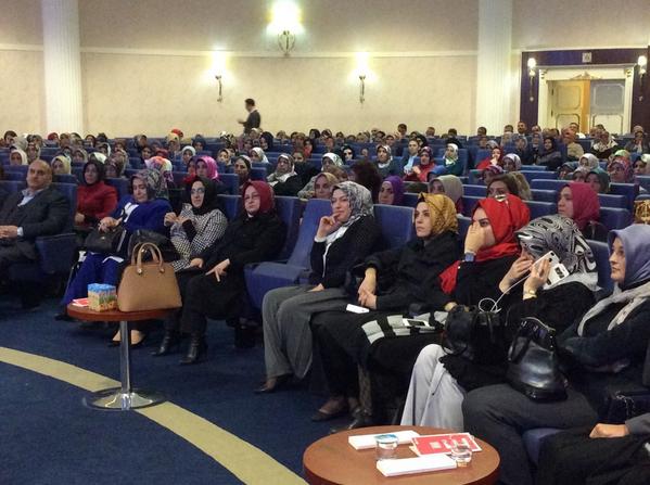 MustafaKkapdan's tweet photo. #AKkadınÜmraniye Danışma Meclisine İl Kadın Kolları Teşkilat Başkanı Sn. @cigdem_tuncel teşrif ettiler. http://t.co/bq675EJs8B