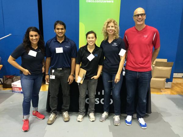 WeAreCisco's tweet image. Look at you bringing Cisco top #techtalent! RT @tinaatcisco cisco team ready for 1st round of students. #CiscoAtUCSD